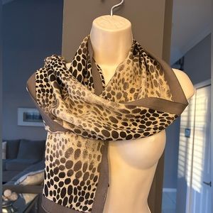 ANNE KLEIN - Leopard print scarf. OS
